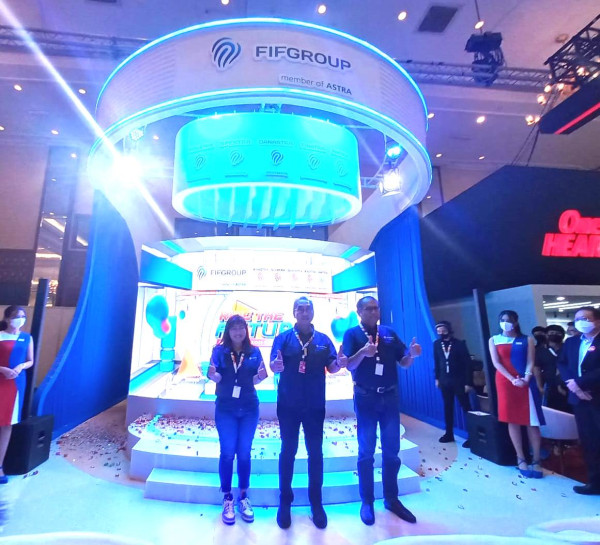 Resmi Dibuka, Booth FIFGROUP di IMOS 2022 Langsung Tebar Promo