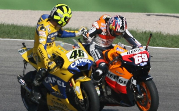 4 Duel Penentu Gelar Juara Dunia MotoGP di Valencia, Nomor 3 Perang Saudara Rossi vs Lorenzo