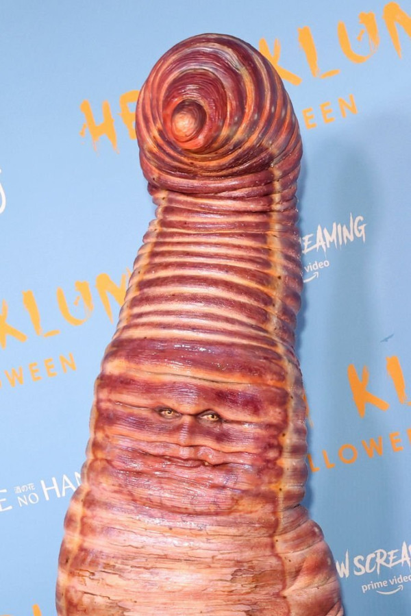Heidi Klum Jadi Cacing Raksasa di Halloween 2022, Wajahnya Sampai Tak Dikenali