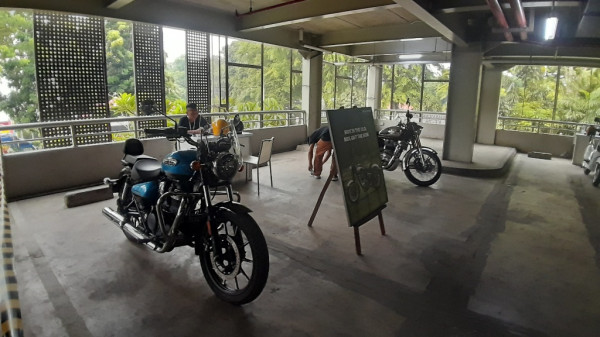 Deretan Motor Bensin dan Listrik yang Bisa Anda Coba di IMOS 2022 Hari Ini!