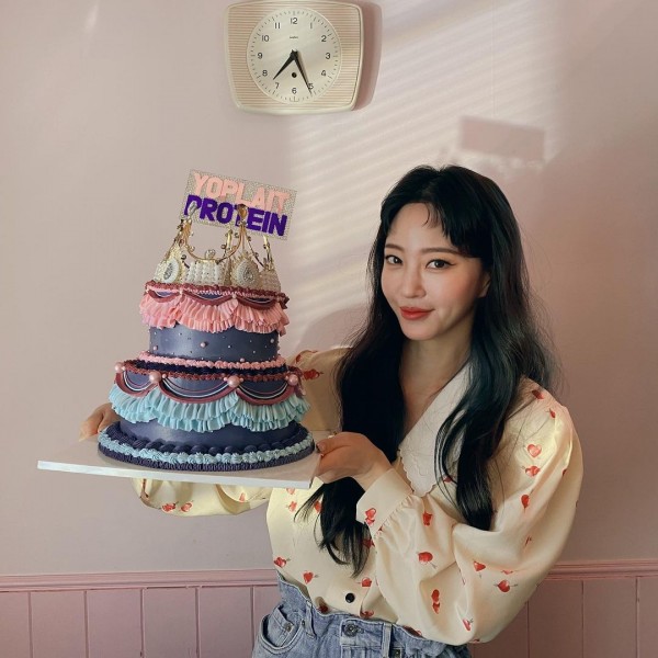 10 Artis Korea Punya Lesung Pipi, Senyumnya Bikin Klepek-klepek