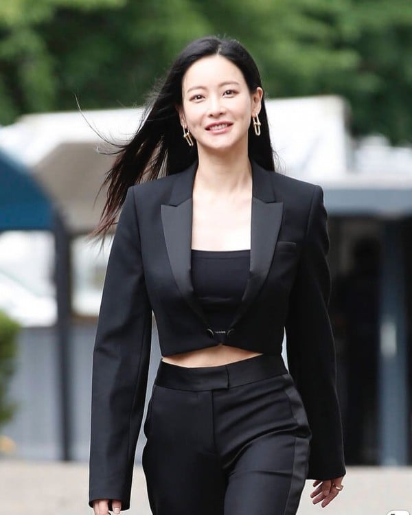 10 Artis Korea Punya Lesung Pipi, Senyumnya Bikin Klepek-klepek