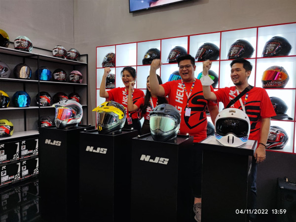 Kupas Tuntas Helm Supermoto Keren, NJS S-CROSS dan FREEDOM