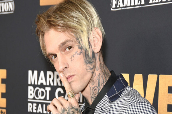 Penyanyi Aaron Carter Ditemukan Tewas di Bathup Kamar Mandi