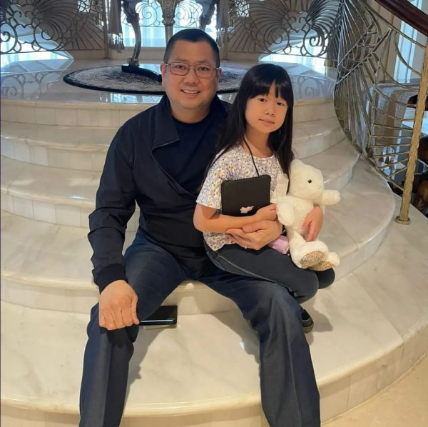 Isi Akhir Pekan, Begini Quality Time Hary Tanoe dengan Cucu