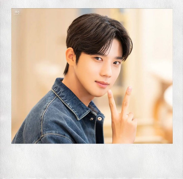 Profil Moon Sang Min, Pangeran Agung Seongnam di Drama Under the Queen's Umbrella
