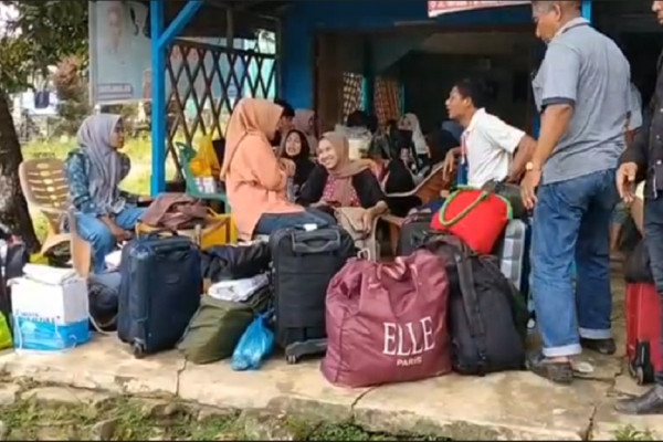 Terjebak Banjir di Aceh Tamiang, 4 Hari Penumpang Bermalam di Kendaraan