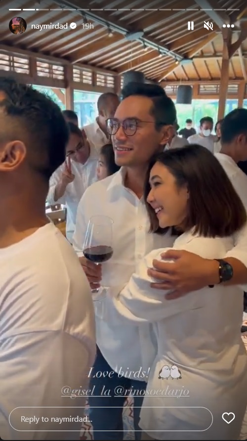 Go Public, Rino Soedarjo Peluk Mesra Gisella Anastasia