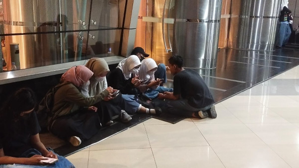Kehujanan Nonton Bareng Gerhana Bulan, Penonton Kecewa