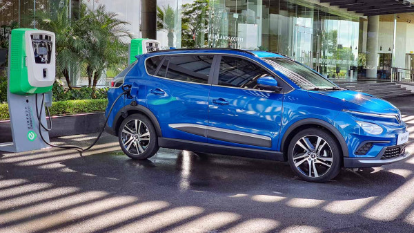 Mobil Listrik Buatan Vietnam Raih 4 Bintang Uji Tabrak ASEAN NCAP