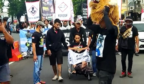 Penampakan Demo Ribuan Aremania Memperingati 40 Hari Tragedi Kanjuruhan