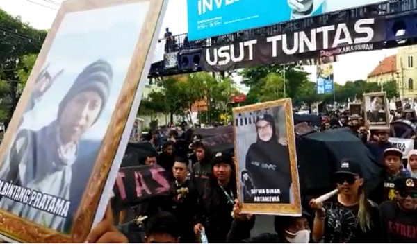 Penampakan Demo Ribuan Aremania Memperingati 40 Hari Tragedi Kanjuruhan