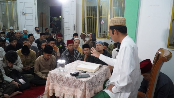 Daniel Mananta Ikut Pengajian Ustaz Abdul Somad di Riau