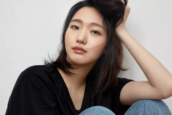 Punya Suara Merdu, 5 Artis Drama Korea Ini Jago Nyanyi