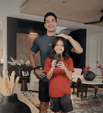 Hari Ayah Nasional, Inilah 7 Hot Daddy yang Kegantengannya Bertambah saat Momong Anak