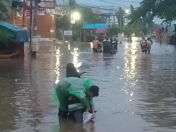Perumahan Alamanda dan Garden City Tangerang Dikepung Banjir