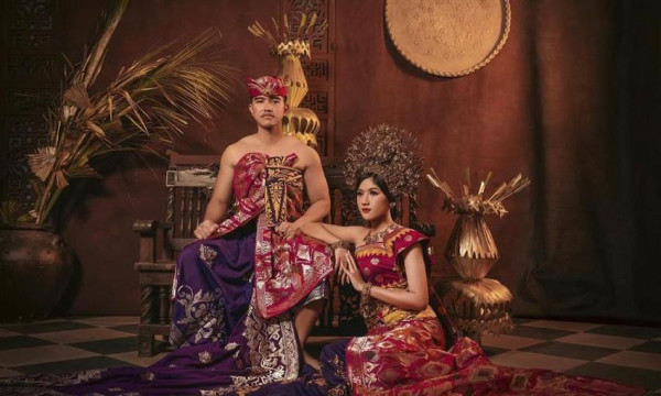 Deretan Foto Prewedding Kaesang Pangarep dan Erina Gudono, Pakai Baju Adat dari Berbagai Daerah