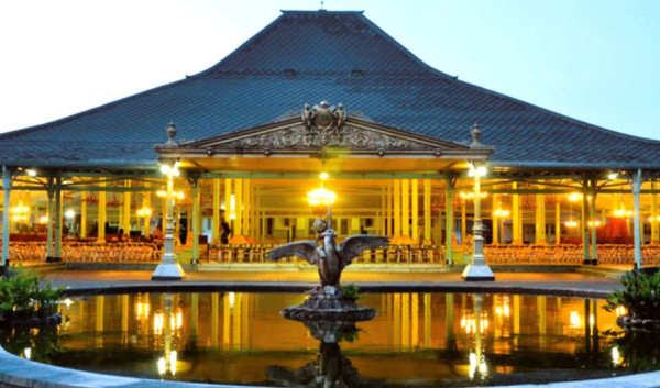 5 Rekomendasi Tempat Wisata di Solo dan Sekitarnya, Nomor 3 Pasar yang Legendaris Banget