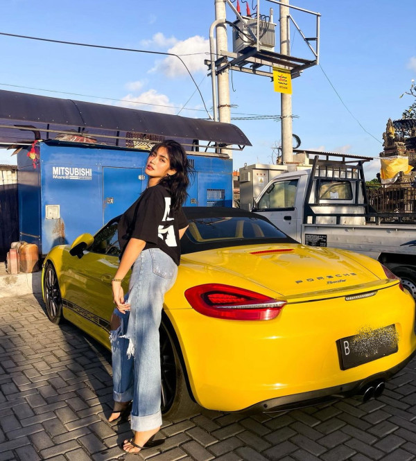 Ini 4 Mobil Jessica Iskandar yang Diduga Digelapkan oleh Rekan Bisnisnya hingga Rugi Rp11 Miliar