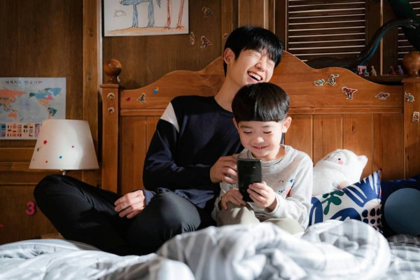 6 Drama Korea tentang Orang Tua Tunggal, Kisahkan Beratnya Besarkan Anak Sendirian
