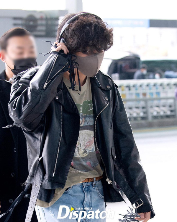V BTS Terpantau Berada di Bandara Incheon, Mau Kemana?