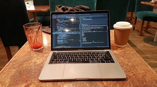 Mengapa MacBook Cocok Digunakan oleh Programer?