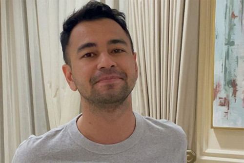 5 Artis Islam yang Ngaku Jarang Salat, Nomor 3 Sering Dikira Non-Muslim