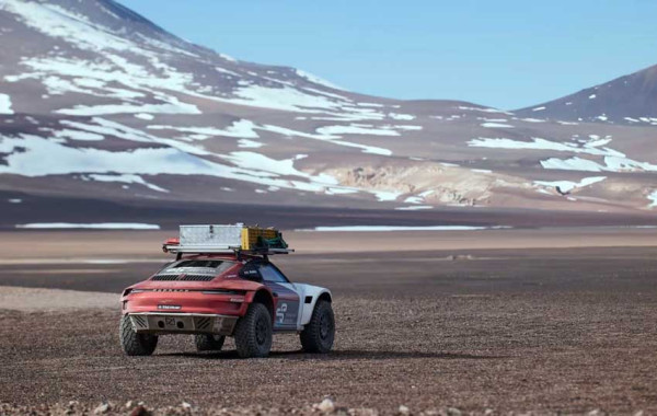 Porsche 911 Off-roader Buktikan Mampu Mendaki Gunung Berapi Tertinggi di Dunia