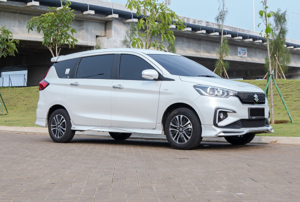 Bisa DP Rp26 Juta, Ini Simulasi Cicilan Kredit Suzuki Ertiga Hybrid yang Menarik