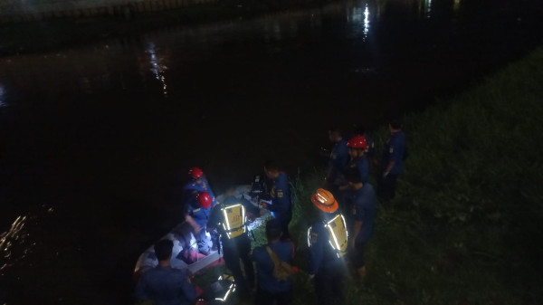 Mabuk-mabukan Usai Terima Gaji, Petugas Kebersihan Hilang Tercebur di Kali Grogol