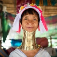 6 Standar Kecantikan Terunik di Dunia, dari Leher Panjang di Thailand Hingga Gigi Runcing di Indonesia!