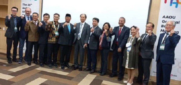 Rektor UT Terpilih Kembali Sebagai Presiden AAOU Periode 2023-2025
