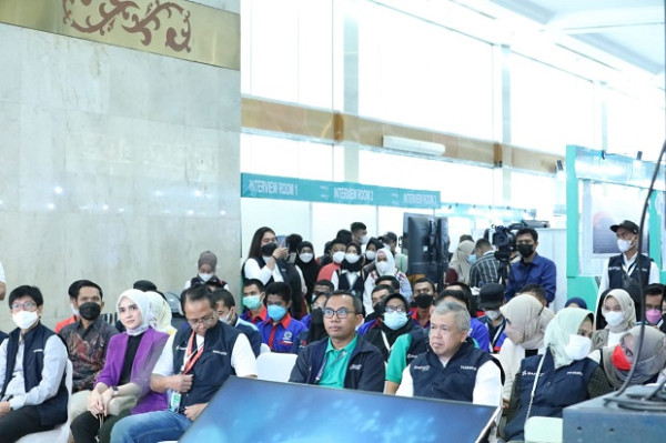 Pusat Pasar Kerja Solusi Ketenagakerjaan di Era Revolusi Digital