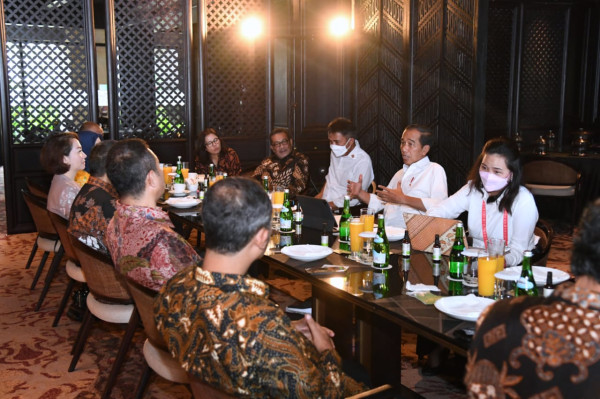 Diplomasi Memuji Jokowi Taklukkan Tokoh Kunci G20