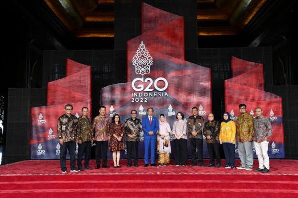 Diplomasi Memuji Jokowi Taklukkan Tokoh Kunci G20
