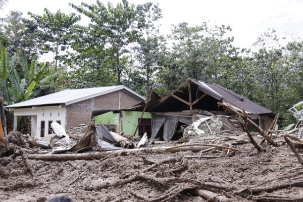 Antisipasi Ancaman Longsor, Mensos Sarankan Penanganan Tradisional Berbasis Kearifan Lokal