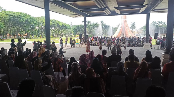 Taman Mini Buka Perdana Pascadirevitalisasi, Pengunjung Membeludak