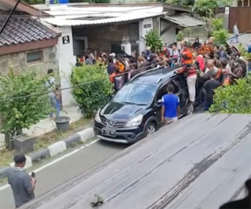 Rumah Kembali Digeruduk Ormas, Wanda Hamidah Minta Tolong ke Presiden