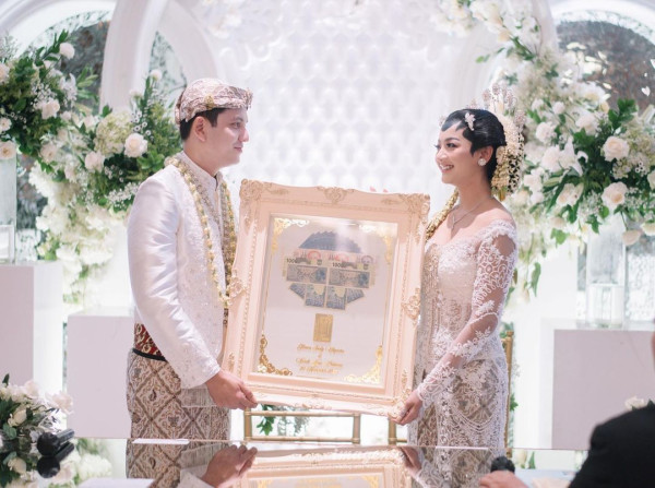 5 Fakta Menarik Pernikahan Rendi Jhon dan Glenca Chysara