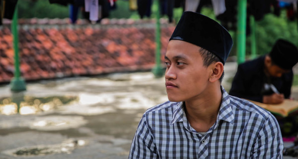 CERMIN: Belajar Islam yang (Memang) Memanusiakan Manusia
