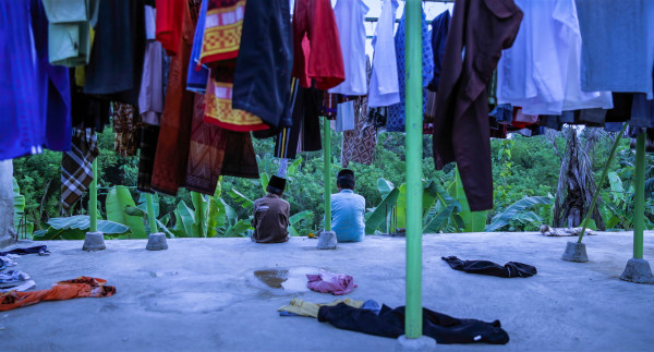 CERMIN: Belajar Islam yang (Memang) Memanusiakan Manusia