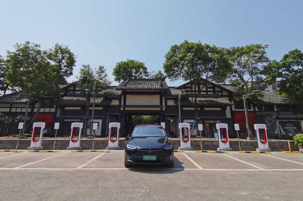 Tesla Miliki 40.000 Supercharger di Seluruh Dunia, Paling Banyak di AS dan China