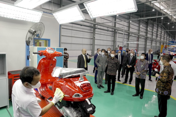 Piaggio Kenalkan Vespa Batik Special Edition Buatan Cikarang