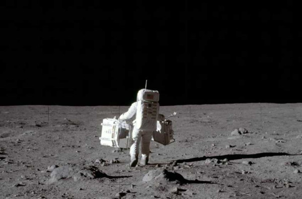 3 Teori Konspirasi yang Ragukan Pendaratan Manusia di Bulan, Ini Penjelasan NASA