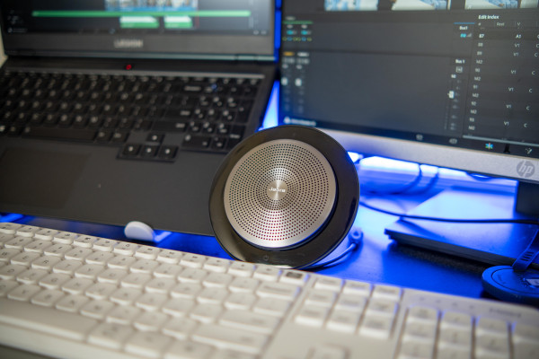 Review Jabra Speak 750, Speaker Mungil untuk Mereka yang Rutin Meeting Online