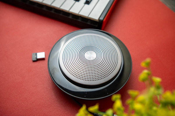Review Jabra Speak 750, Speaker Mungil untuk Mereka yang Rutin Meeting Online