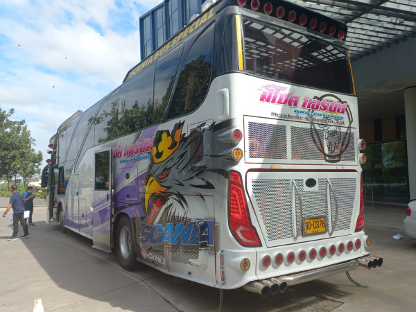 Genitnya Bus-bus Wisata di Thailand, Ada yang Punya 6 Knalpot