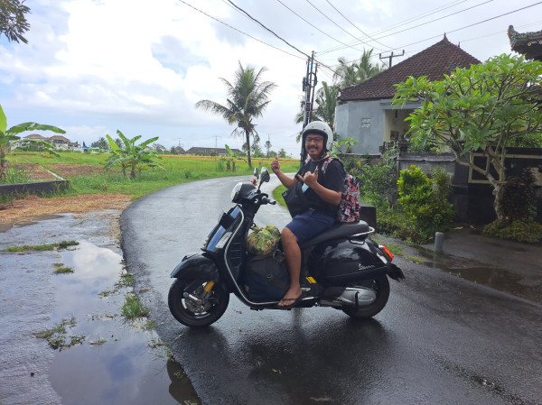 Test Ride Vespa GTS Super Tech 300, Kaget Saat Bejek Gas!