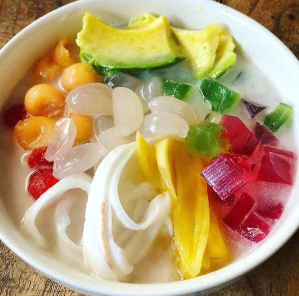 7 Dessert Terpopuler Asal Indonesia, Ada Dadar Gulung hingga Kolak!