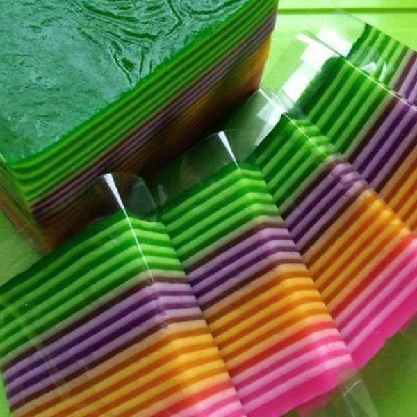 7 Dessert Terpopuler Asal Indonesia, Ada Dadar Gulung hingga Kolak!